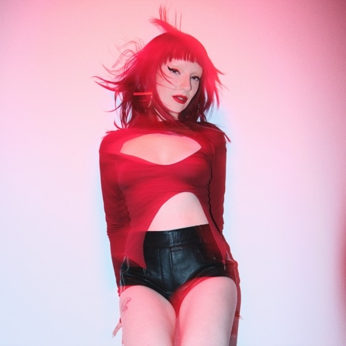 SOPHIE AND THE GIANTS - RED LIGHT